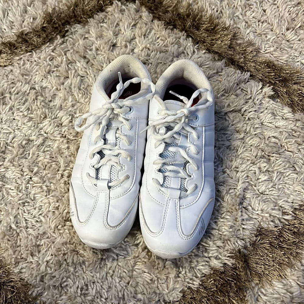 cheer shoes varsity worn 1 time